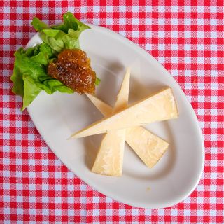 Pecorino stagionato con marmellata di fichi