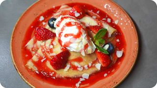 Блины с ягодами