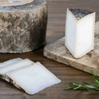 Montbrú de cabra semicurado - 1 pieza - 250 g