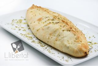 Cuatro Quesos Calzone