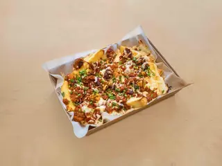 Frytki z chilli con carne