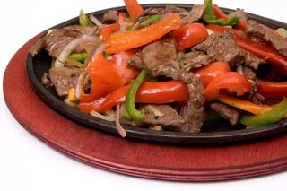 91. Телешко със зеленчуци (800г)