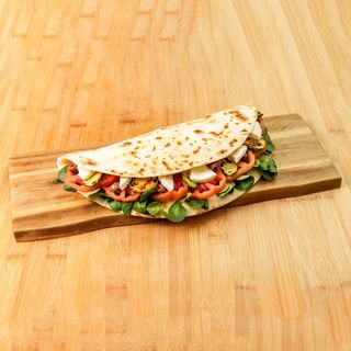 Provola affumicata, melanzane, pomodorini  sott’olio, crema radicchio 