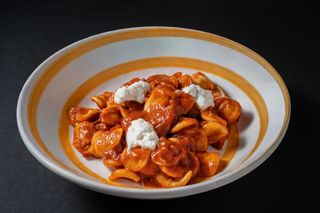 Pasta en salsa de tomate cherry