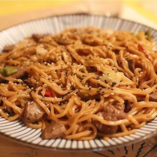 Yakisoba De Ternera
