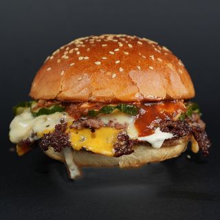 Ma' Cheesyburger