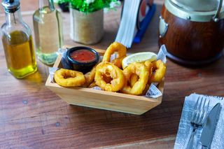 Crispy squid & chilli souce