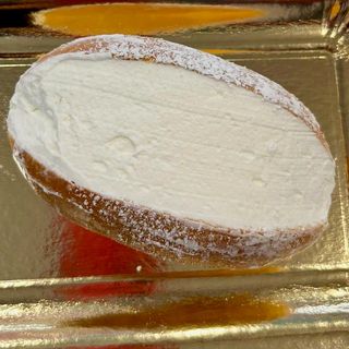 Maritozzo con panna espresso