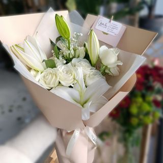 Lys & Roses &gypsophiles