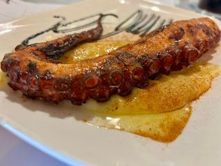 Pulpo A La Brasa