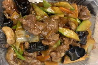 060. Телешко с бамбук и китайски гъби (700гр)