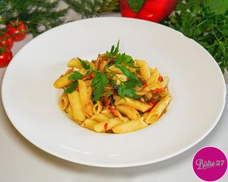 Makaron wegetariański z warzywami i oliwą