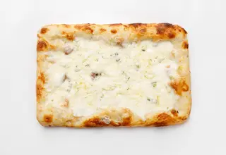 Pizza romană cu cașcavaluri