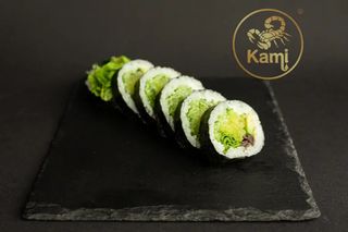 Futomaki z doradą w tempurze