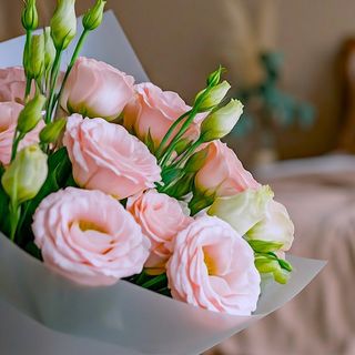 Bouquet lisanthus rose