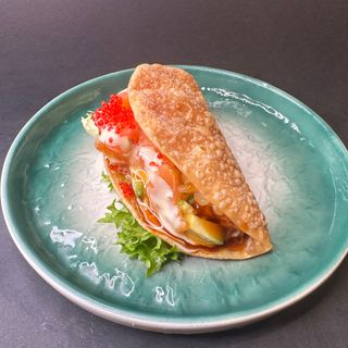 158.  TACO SALMÓN (1u)