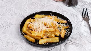 Cartofi prajiti cu parmezan