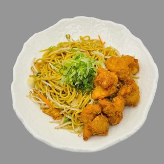 53. RAMEN SALTATO CON KARAAGE* 