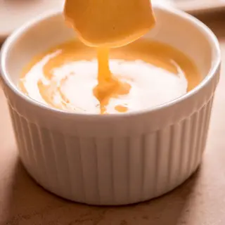 Salsa De Cheddar Y Bacon