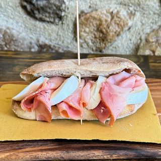 Cotto di Praga, mozzarella di bufala e zucchine