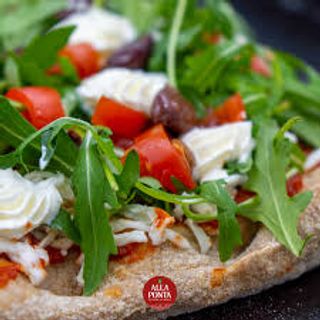 Mozzarella di bufala a freddo, rughetta, pachino