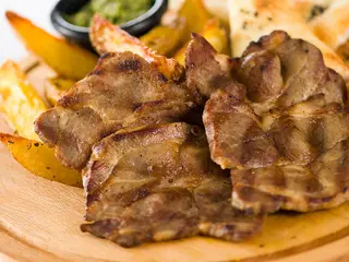 Свински вратни карета (420г)