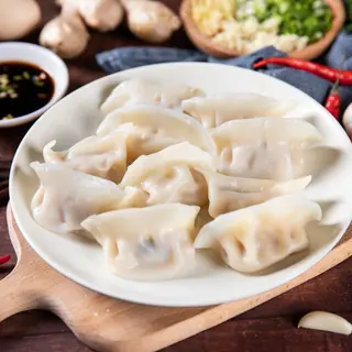 (牛肉 萝卜 大葱) Dumplings Stuffed With Beef