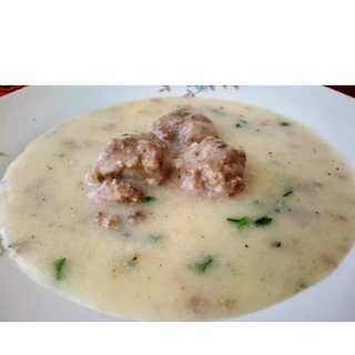 Кюфтета(2бр) с бял сос