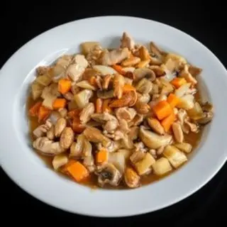 65. Pollo con almendras