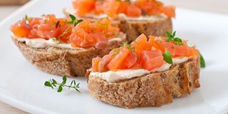 Bruschetta al salmone