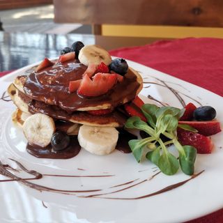 Американски палачинки с банан,ягоди,и Нутела