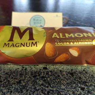 Magnum almendrado