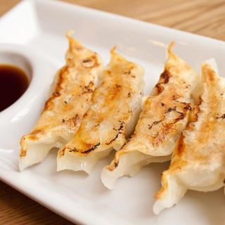 Gyoza al pollo in piastra