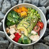 Поке боул з кіноа 