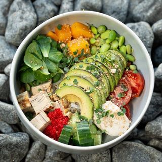 Поке боул з кіноа 