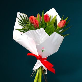 Buchet 5 Lalele Rosii