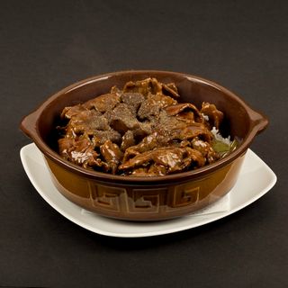 401-Vită cu sos de piper negru