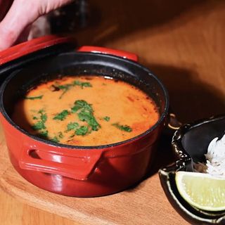 ტომ იამი ჩვენებურად