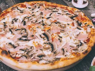 Pizza Prosciutto Cotto & Funghi