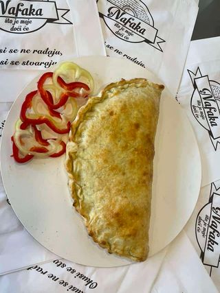 Sendvič Calzona sa piletinom