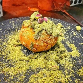 Burrata in pastella e pesto di pistacchio