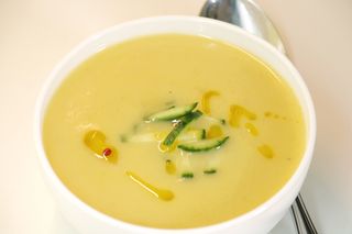 Supă cremă de cartofi cu praz și bacon