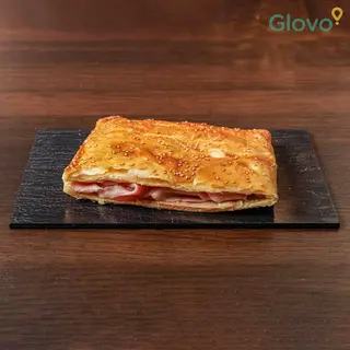 Sfogliata cotto e formaggio