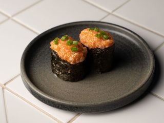 Гункани SALMON spicy