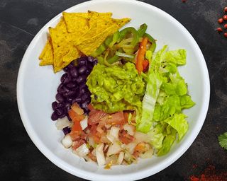 Bowl vegan verduras y guacamole