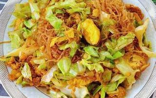 Spaghetti di soia saltati con verdure