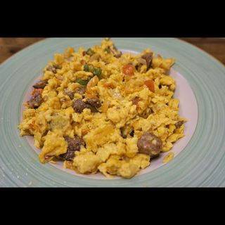 Enkulal Sega Firfir (Egg & Meat Firfir)