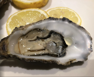 Ostrica gillardeau con perla di yuzu - 1 pezzo