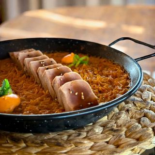 Fideuá con Tataki de Atún