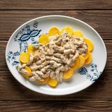 Бефстроганов з картоплею кружечками